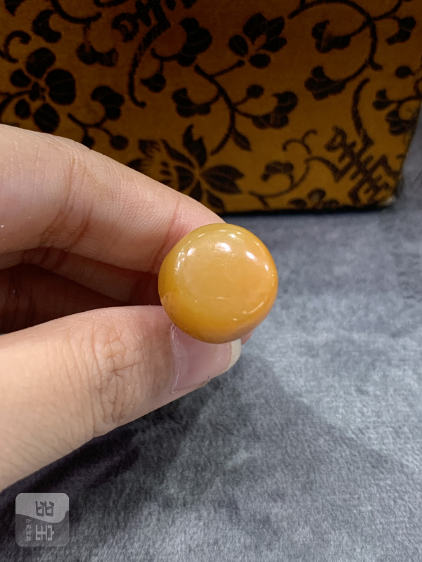 清黄玉浮雕兽耳衔环鼻烟壶 - 图10